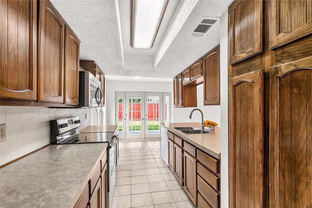 3302 Ivanhoe Lane, Garland, TX 75044