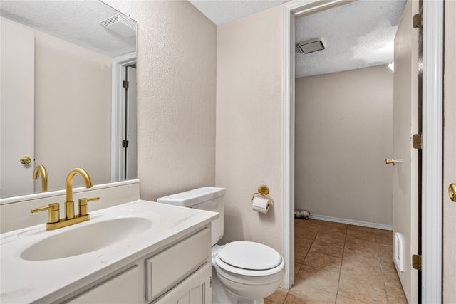 3302 Ivanhoe Lane, Garland, TX 75044