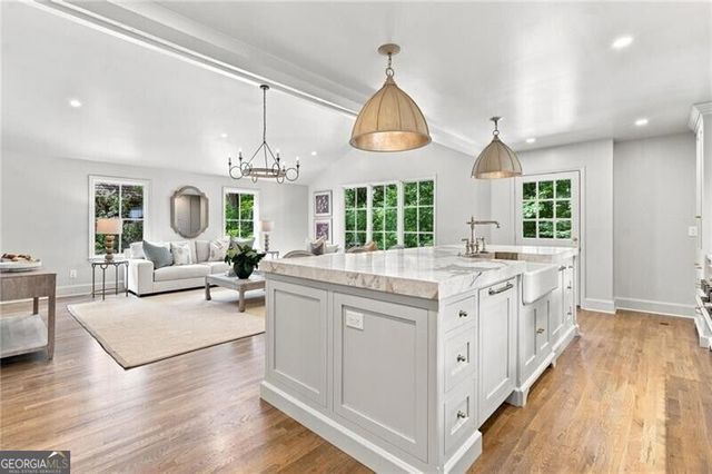 2492 Alton Road NW, Atlanta, GA 30305
