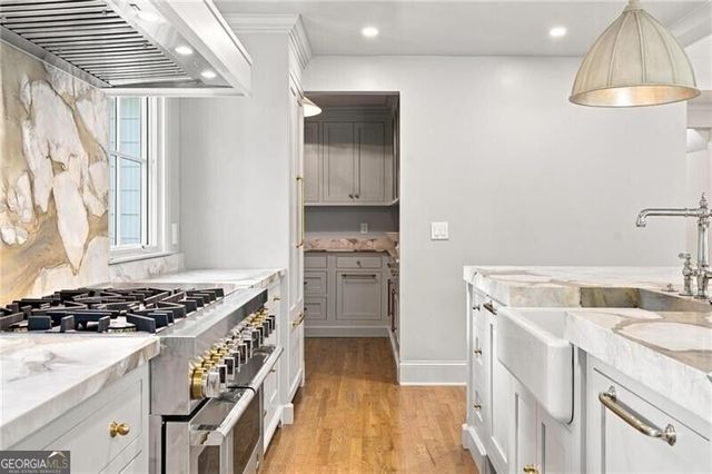 2492 Alton Road NW, Atlanta, GA 30305