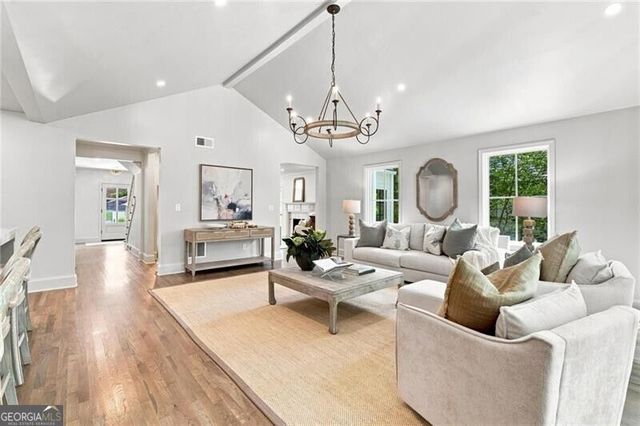 2492 Alton Road NW, Atlanta, GA 30305