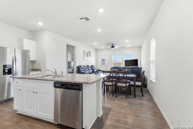 133 Legendary Trail, Floresville, TX 78114