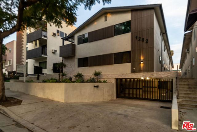 1262 N Sweetzer Avenue 104, West Hollywood, CA 90069
