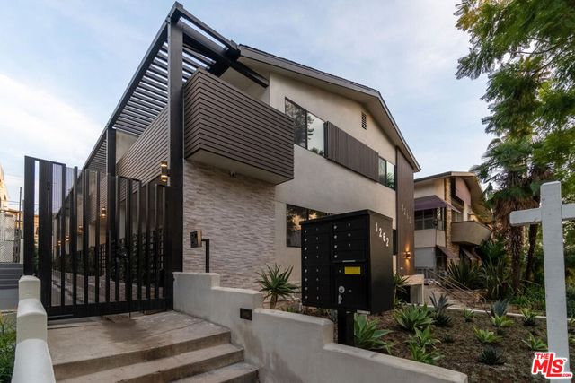 1262 N Sweetzer Avenue 104, West Hollywood, CA 90069