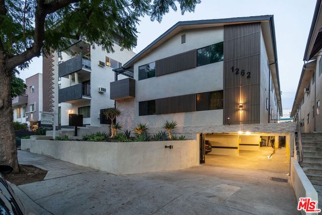 1262 N Sweetzer Avenue 104, West Hollywood, CA 90069