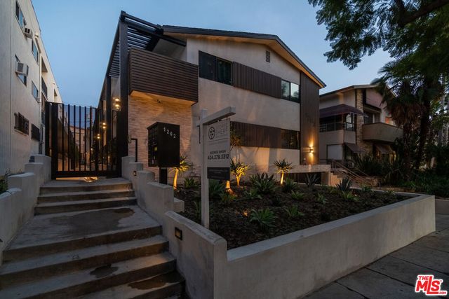 1262 N Sweetzer Avenue 104, West Hollywood, CA 90069