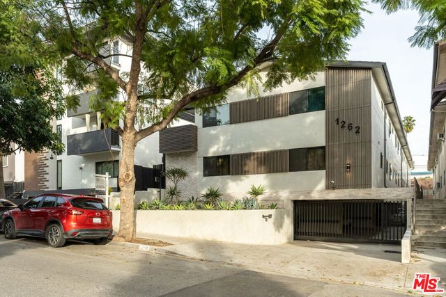 1262 N Sweetzer Avenue 104, West Hollywood, CA 90069