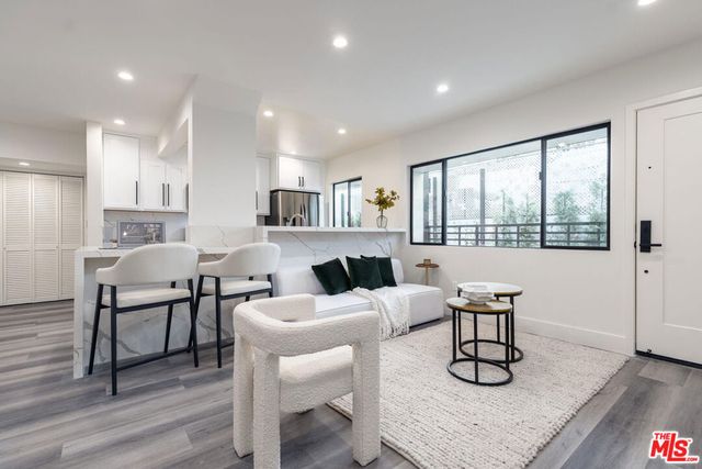 1262 N Sweetzer Avenue 104, West Hollywood, CA 90069