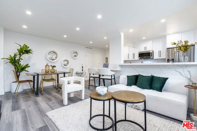 1262 N Sweetzer Avenue 104, West Hollywood, CA 90069