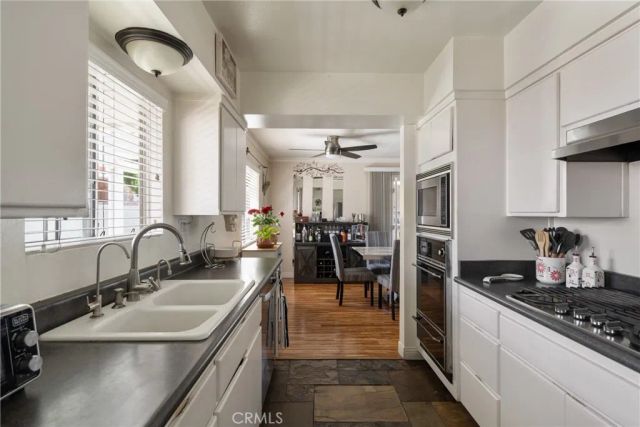 934 Lorna, Corona, CA 92882