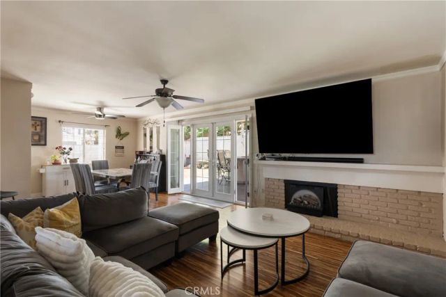 934 Lorna, Corona, CA 92882
