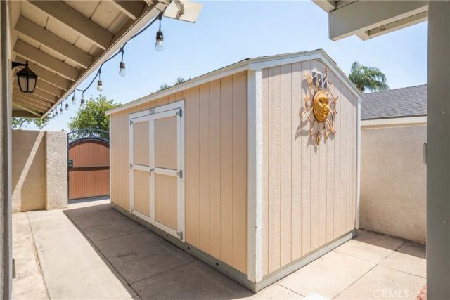 934 Lorna, Corona, CA 92882