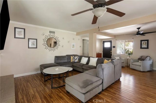 934 Lorna, Corona, CA 92882