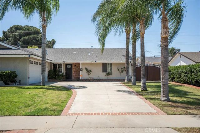 934 Lorna, Corona, CA 92882