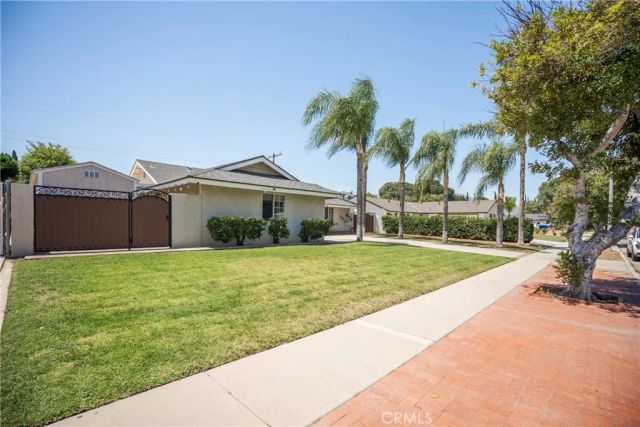 934 Lorna, Corona, CA 92882