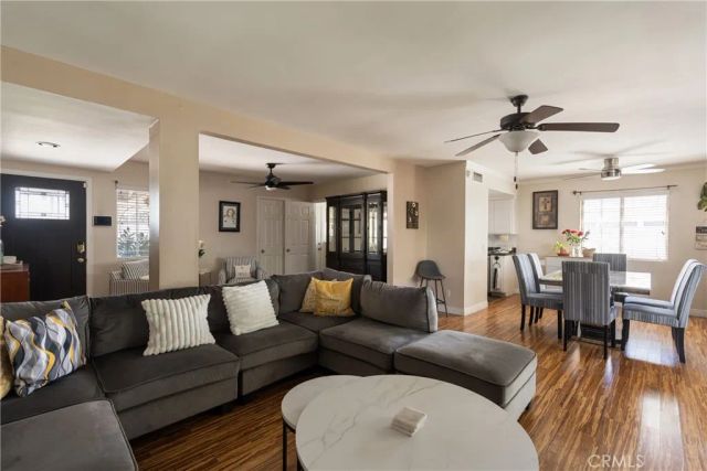 934 Lorna, Corona, CA 92882