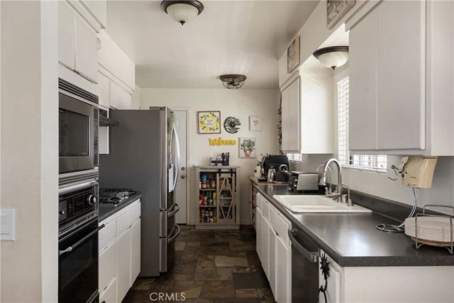 934 Lorna, Corona, CA 92882