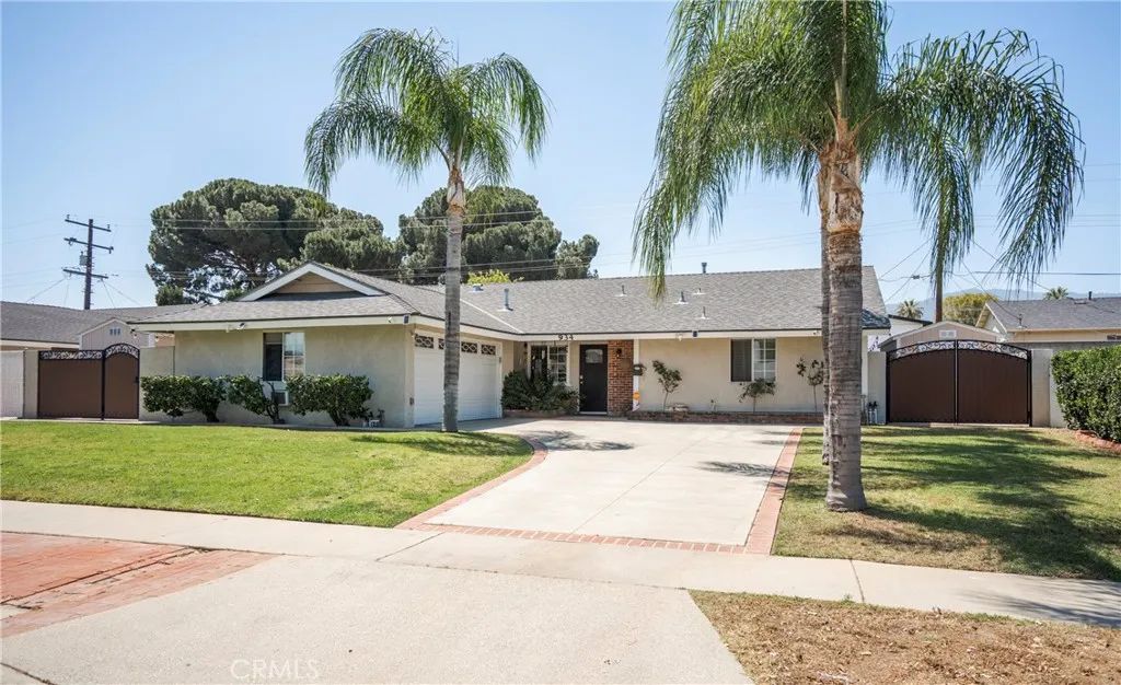 934 Lorna, Corona, CA 92882