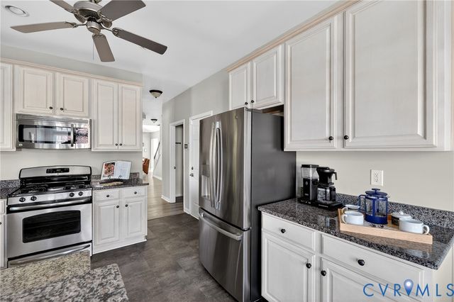 5201 Creek Heights Dr, Midlothian, VA 23112