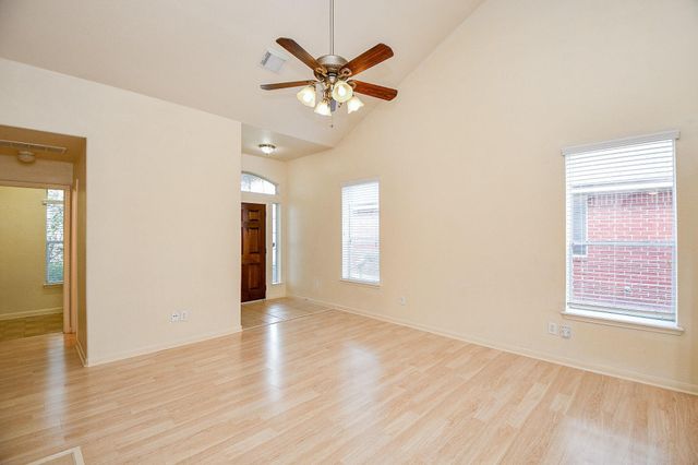 1905 Creek Run, Pearland, TX 77584