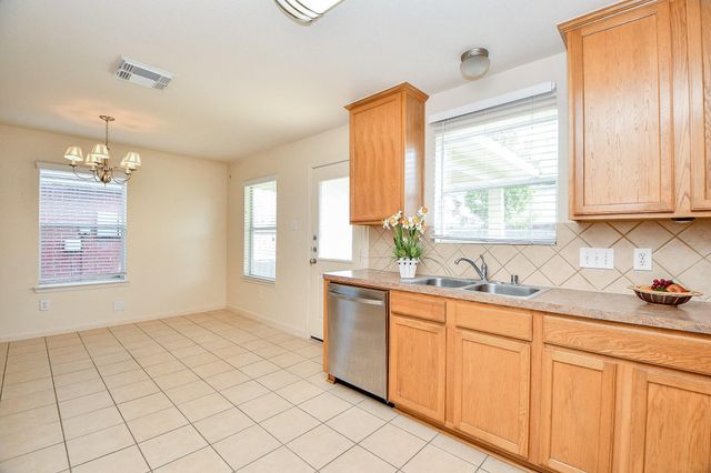 1905 Creek Run, Pearland, TX 77584