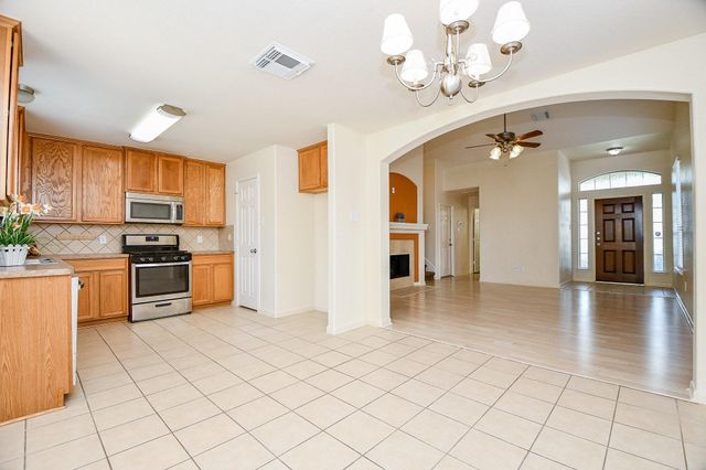 1905 Creek Run, Pearland, TX 77584