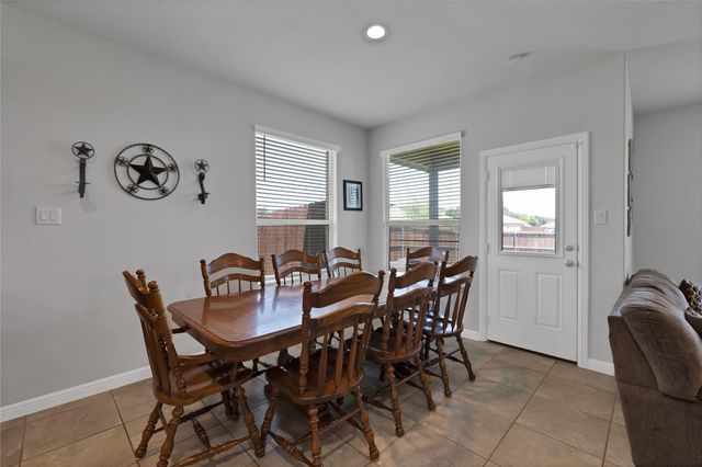 1099 Admiral Drive, Azle, TX 76020