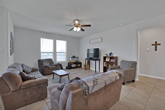 1099 Admiral Drive, Azle, TX 76020