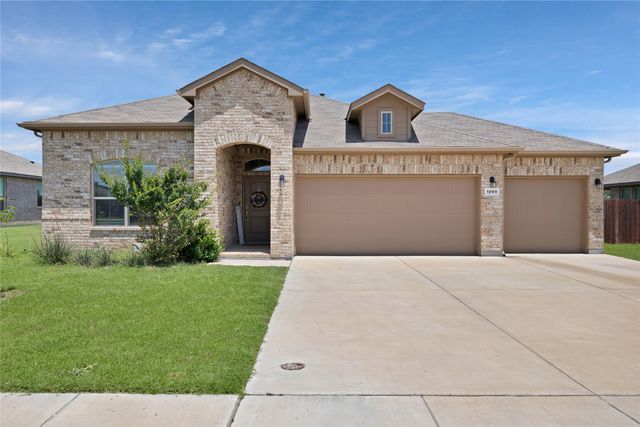 1099 Admiral Drive, Azle, TX 76020