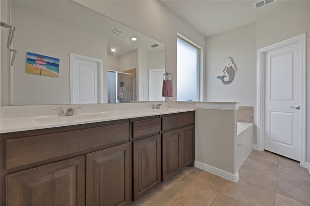 1099 Admiral Drive, Azle, TX 76020