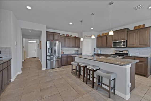 1099 Admiral Drive, Azle, TX 76020