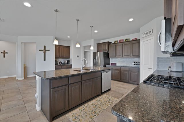 1099 Admiral Drive, Azle, TX 76020