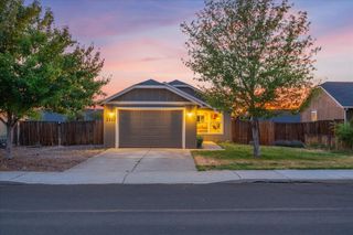 2527 NE 5th Street, Redmond, OR 97756