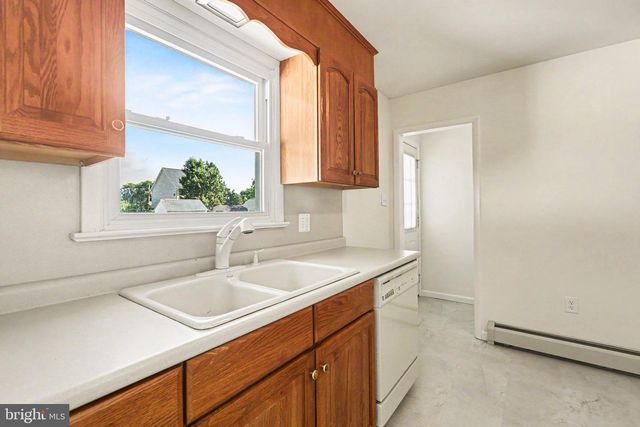 4722 CLARENDON ST, Harrisburg, PA 17109