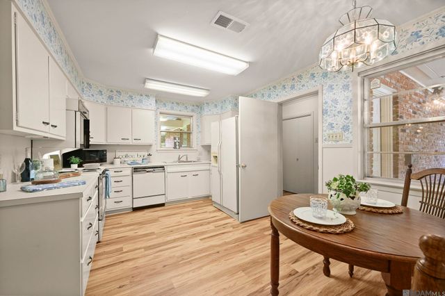 9140 Ventura Dr, Baton Rouge, LA 70815