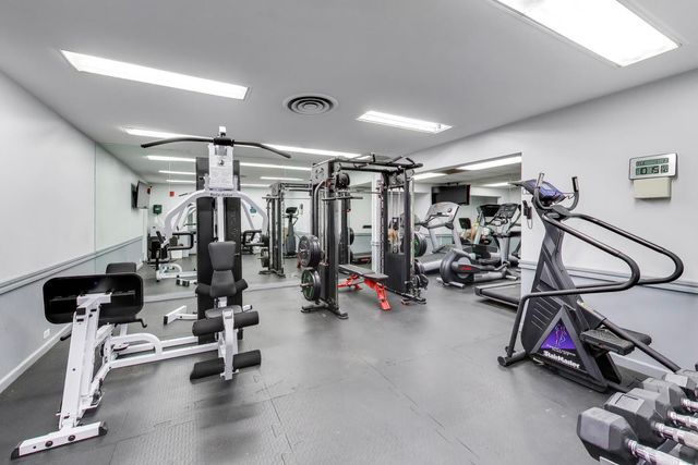 3950 N Lake Shore Drive 2202, Chicago, IL 60613