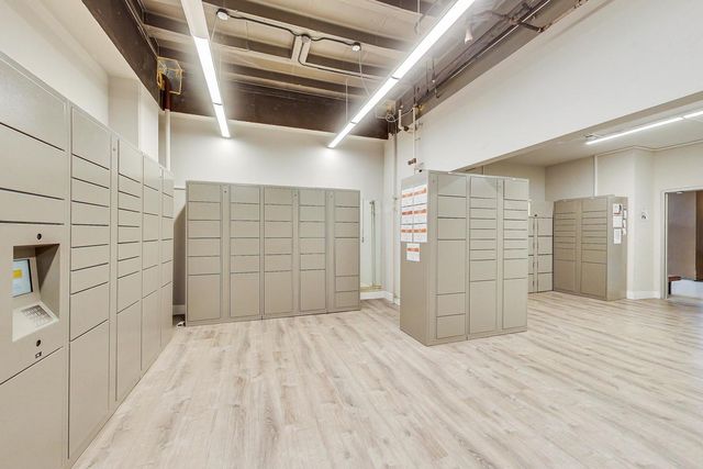 3950 N Lake Shore Drive 2202, Chicago, IL 60613