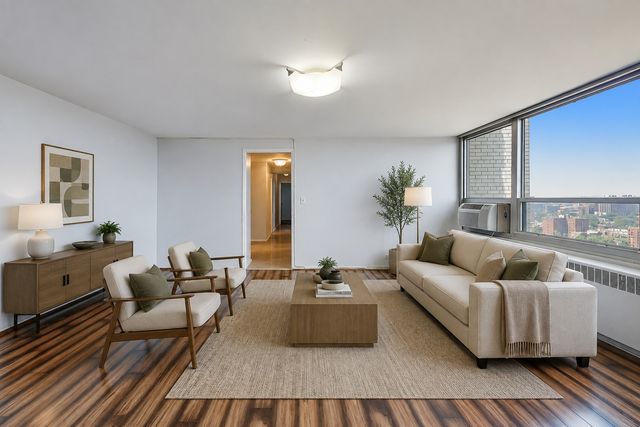 3950 N Lake Shore Drive 2202, Chicago, IL 60613