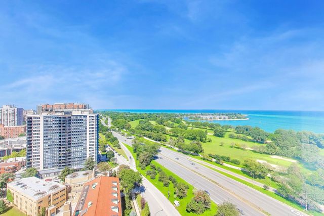 3950 N Lake Shore Drive 2202, Chicago, IL 60613