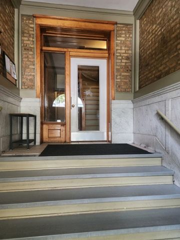 5201 S Blackstone Avenue 3E, Chicago, IL 60615