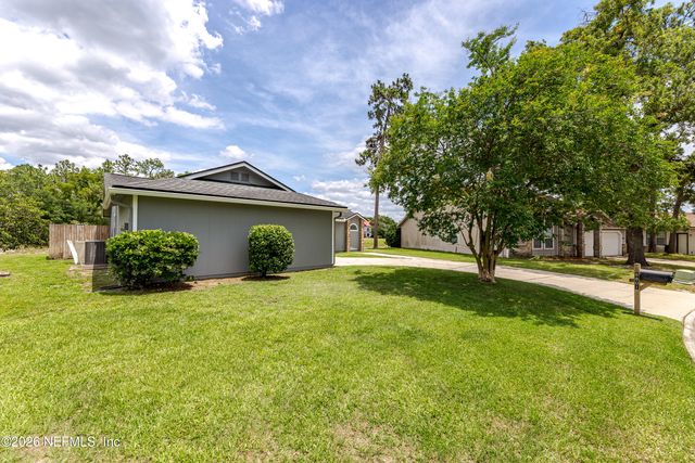 8801 IVYMILL Place N, Jacksonville, FL 32244
