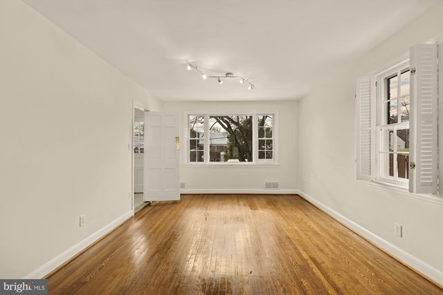 2736 STEPHENSON LN NW, Washington, DC 20015