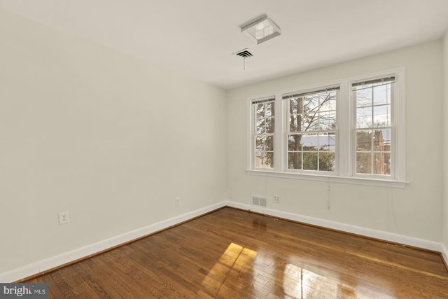 2736 STEPHENSON LN NW, Washington, DC 20015