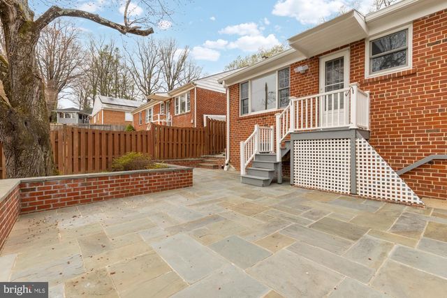 2736 STEPHENSON LN NW, Washington, DC 20015