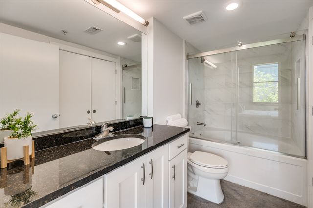 2502 Live Oak Street 226, Dallas, TX 75204