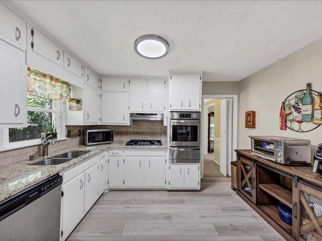 5221 La Paloma SW Drive, Lilburn, GA 30047