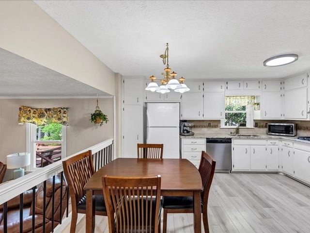 5221 La Paloma SW Drive, Lilburn, GA 30047