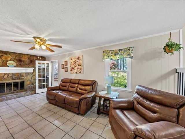 5221 La Paloma SW Drive, Lilburn, GA 30047