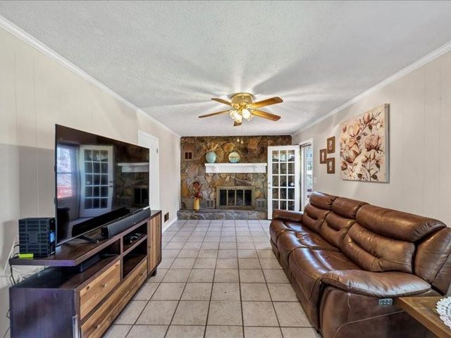 5221 La Paloma SW Drive, Lilburn, GA 30047