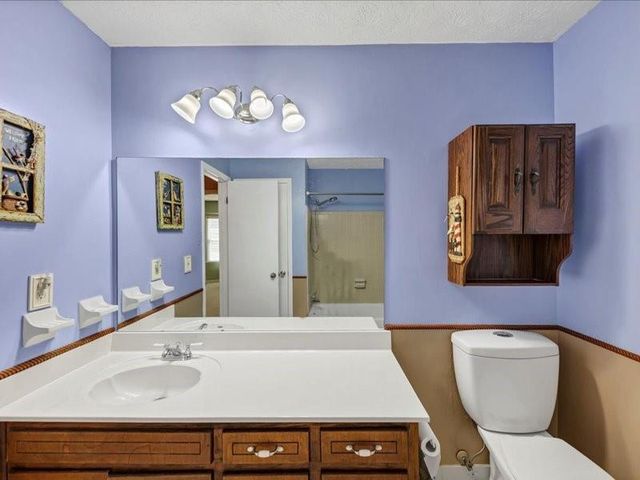 5221 La Paloma SW Drive, Lilburn, GA 30047